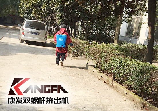 戰(zhàn)疫情、防風險、保安全！康發(fā)雙螺桿擠出機復工在即，全廠實現(xiàn)全方位消毒！