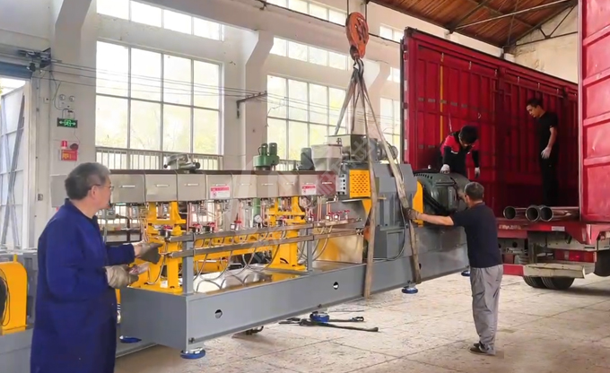 康發(fā)JSH-65/150雙階式單、雙螺桿造粒機(jī)組系列成功發(fā)貨！致力為客戶提供定制化生產(chǎn)解決方案！